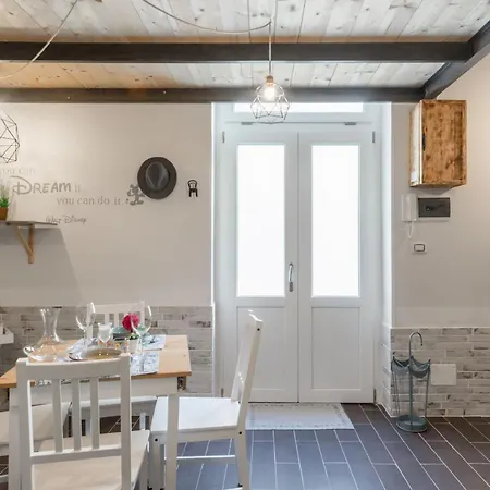 Casa Rebecca ברינדיזי